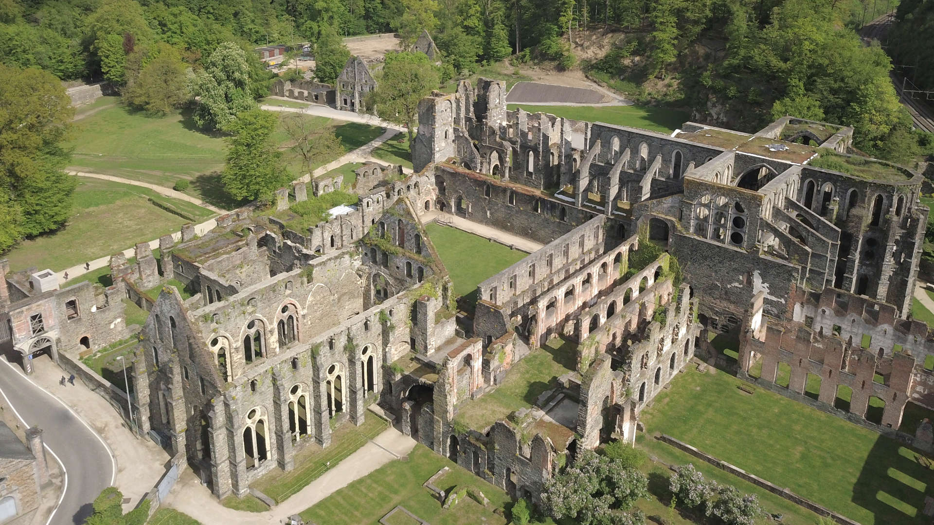 Photo aérienne de l'abbaye de Villers-la-Ville
